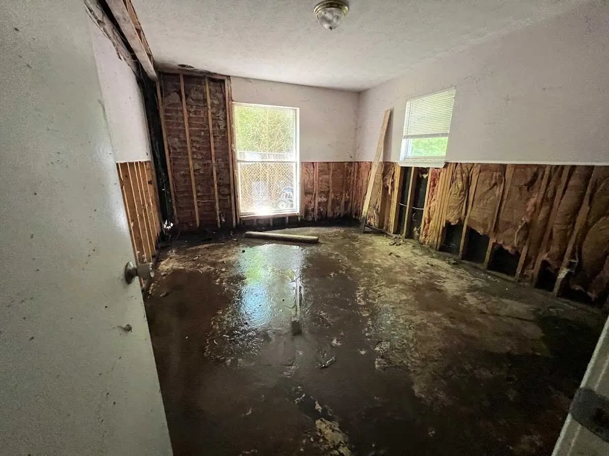 Water Damage Restoration services in Dumbarton, VA